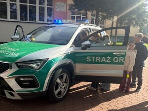 Funkcjonariusze MOSG podczas spotkań z młodzieżą Fot. MOSG Funkcjonariusze MOSG podczas spotkań z młodzieżą Fot. MOSG