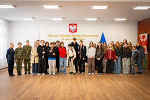 Funkcjonariusze MOSG podczas spotkań z młodzieżą Fot. MOSG Funkcjonariusze MOSG podczas spotkań z młodzieżą Fot. MOSG